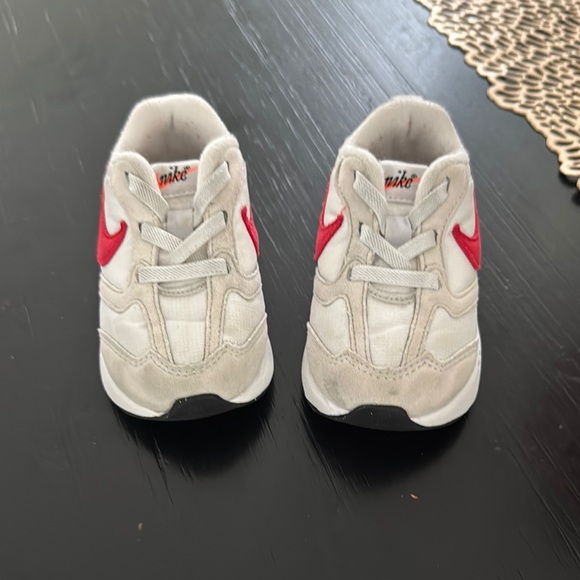 Nike Kids Sneakers - Red and Blue - Picture 3 of 5